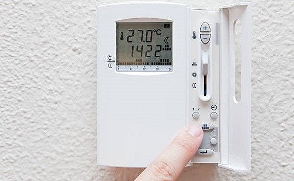 REAL DECRETO-LEY 14/2022, DE 1 DE AGOSTO Y LAS MEDIDAS DE AHORRO, EFICIENCIA ENERGÉTICA Y DE REDUCCIÓN DE LA DEPENDENCIA ENERGÉTICA REAL DECRETO-LEY 14/2022, DE 1 DE AGOSTO Y LAS MEDIDAS DE AHORRO, EFICIENCIA ENERGÉTICA Y DE REDUCCIÓN DE LA DEPENDENCIA ENERGÉTICA